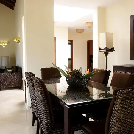 ホテル Boutique Oasis Casa Vieja ラ・オリーバ