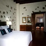 Boutique Oasis Casa Vieja 3*